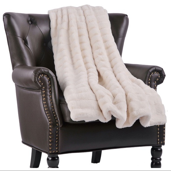 Sherpa Micro Mink Reversible Throw Blanket - Picture 3 of 4